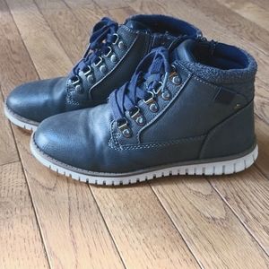 Cat & Jack Ankle Boot / Fashion Sneaker Grey 3